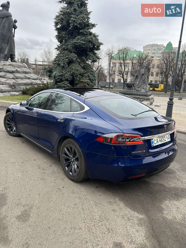 Лифтбек Tesla Model S 2017 в Черкассах