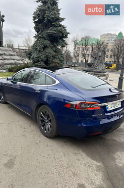 Лифтбек Tesla Model S 2017 в 