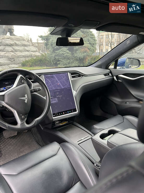Лифтбек Tesla Model S 2017 в Черкассах