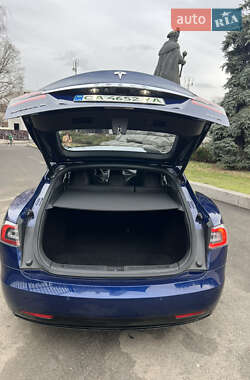 Лифтбек Tesla Model S 2017 в 
