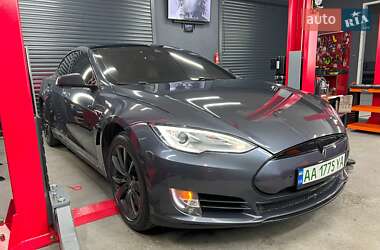 Лифтбек Tesla Model S 2015 в Софиевской Борщаговке