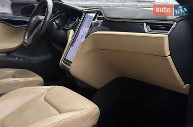 Лифтбек Tesla Model S 2016 в 