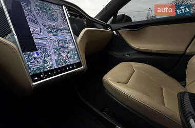 Лифтбек Tesla Model S 2016 в 
