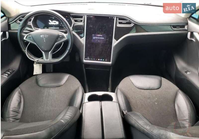 Ліфтбек Tesla Model S 2014 в Києві
