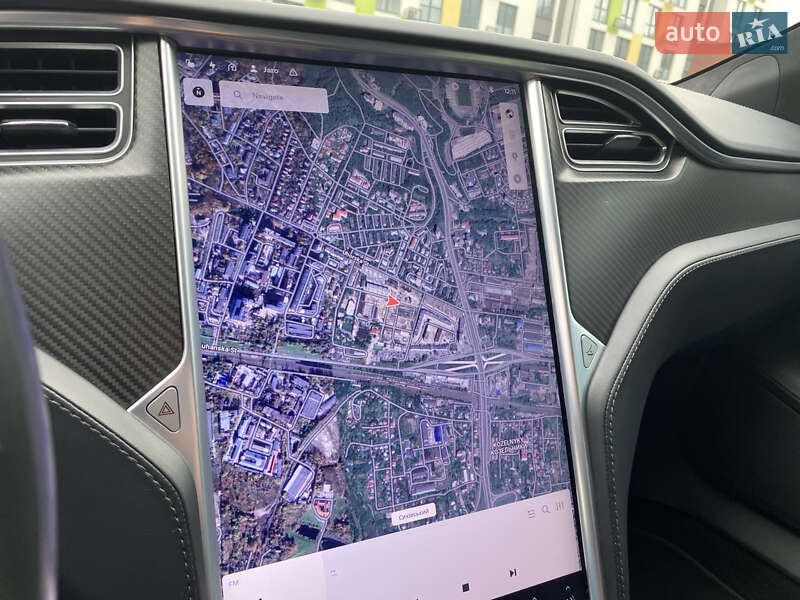 Ліфтбек Tesla Model S 2017 в Львові