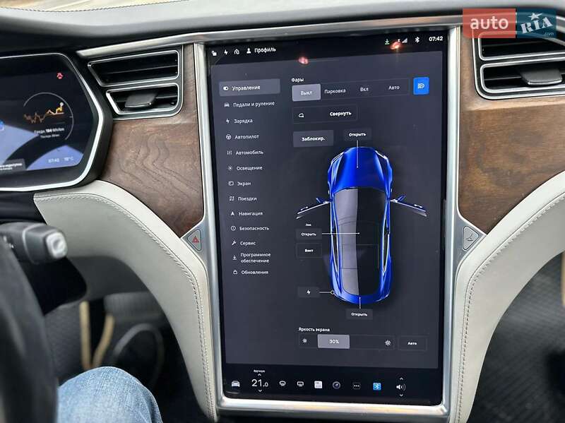 Лифтбек Tesla Model S 2016 в Львове