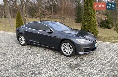 Лифтбек Tesla Model S 2016 в 