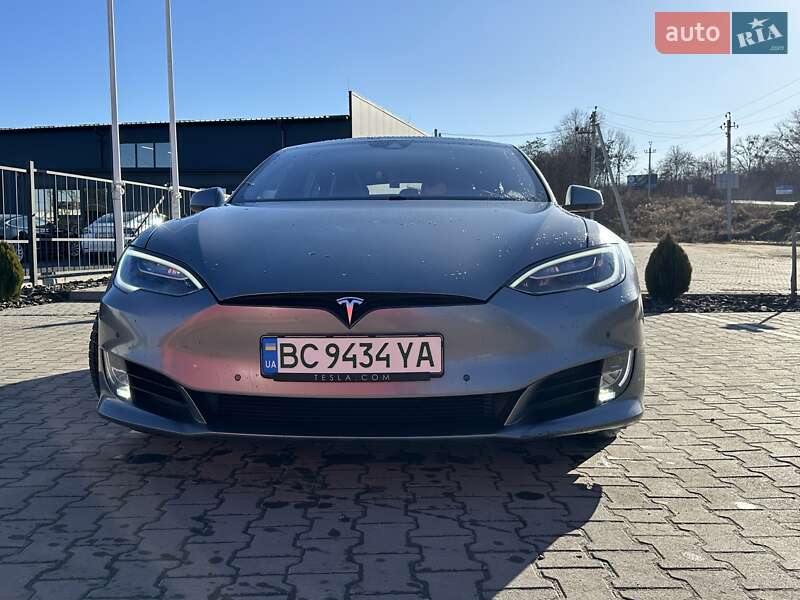 Лифтбек Tesla Model S 2016 в Львове