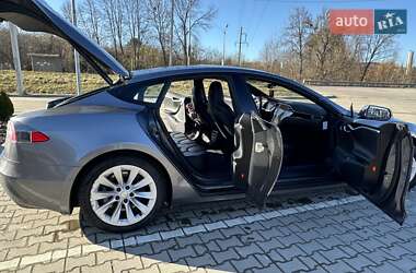 Лифтбек Tesla Model S 2016 в 