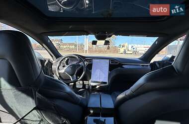 Лифтбек Tesla Model S 2016 в 