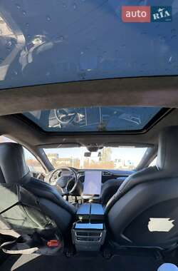Лифтбек Tesla Model S 2016 в 