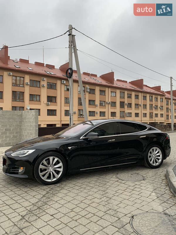 Ліфтбек Tesla Model S 2019 в Львові