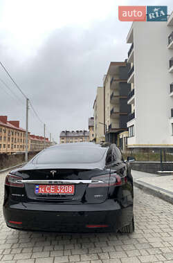 Лифтбек Tesla Model S 2019 в 