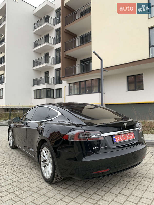 Ліфтбек Tesla Model S 2019 в Львові
