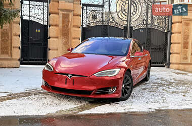 Лифтбек Tesla Model S 2018 в 