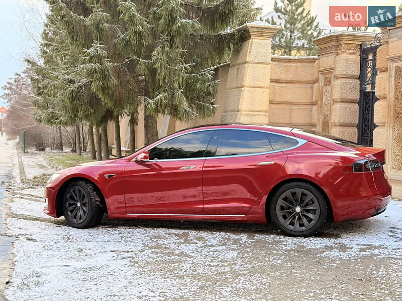 Ліфтбек Tesla Model S 2018 в Харкові