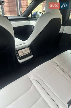 Лифтбек Tesla Model S 2022 в 