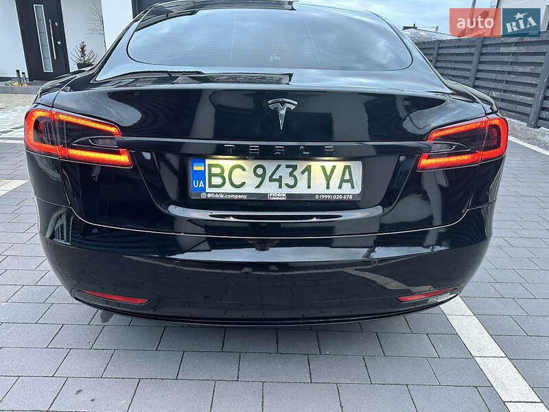 Лифтбек Tesla Model S 2018 в Львове
