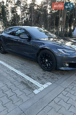 Лифтбек Tesla Model S 2016 в 
