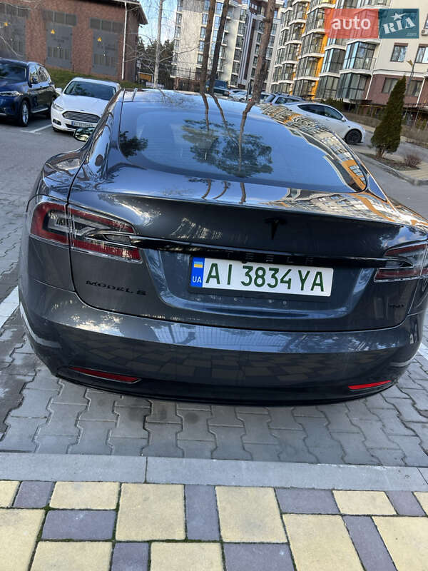 Ліфтбек Tesla Model S 2016 в Гостомелі