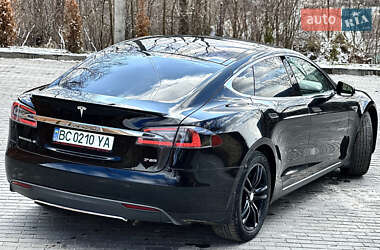 Лифтбек Tesla Model S 2014 в 