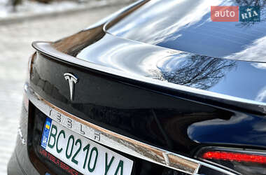 Лифтбек Tesla Model S 2014 в 