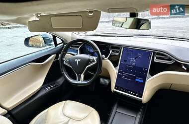 Лифтбек Tesla Model S 2014 в 