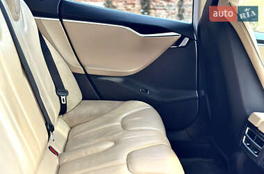 Лифтбек Tesla Model S 2014 в 