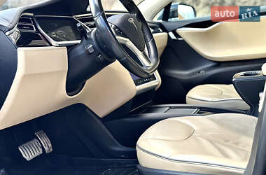 Лифтбек Tesla Model S 2014 в 