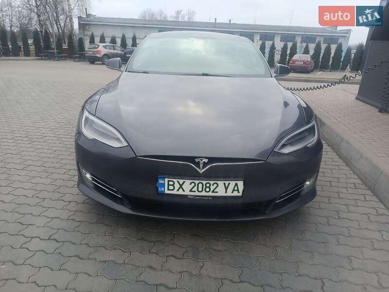 Лифтбек Tesla Model S 2017 в Хмельницком
