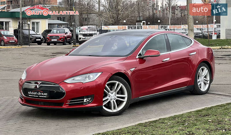 Лифтбек Tesla Model S 2015 в Николаеве