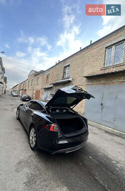 Лифтбек Tesla Model S 2014 в Киеве