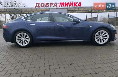 Лифтбек Tesla Model S 2017 в Черновцах