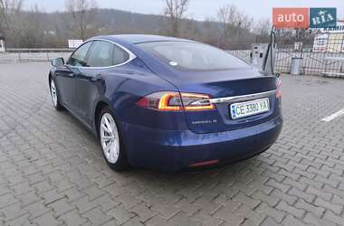 Лифтбек Tesla Model S 2017 в Черновцах