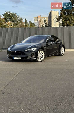 Лифтбек Tesla Model S 2016 в Киеве