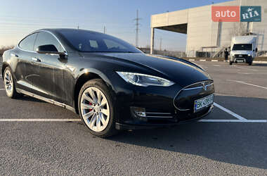 Ліфтбек Tesla Model S 2015 в Рівному