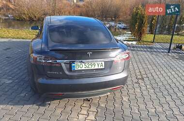 Ліфтбек Tesla Model S 2015 в Зборові