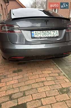 Ліфтбек Tesla Model S 2017 в Львові