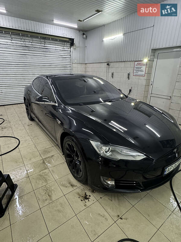 Лифтбек Tesla Model S 2016 в Днепре