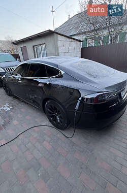 Лифтбек Tesla Model S 2016 в Днепре