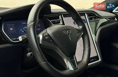 Лифтбек Tesla Model S 2016 в Львове