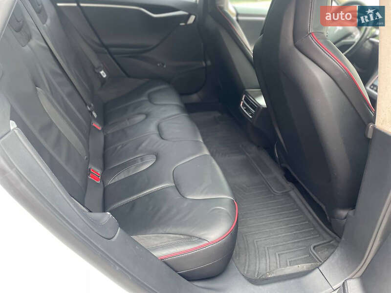 Ліфтбек Tesla Model S 2013 в Києві