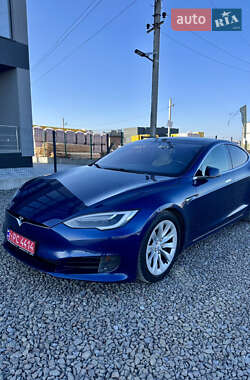 Ліфтбек Tesla Model S 2017 в Львові