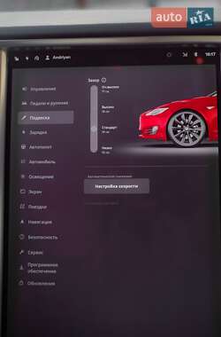 Лифтбек Tesla Model S 2017 в 