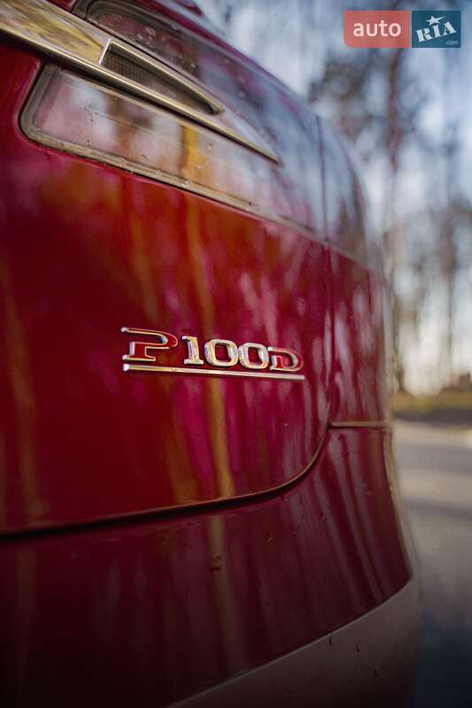 Лифтбек Tesla Model S 2017 в Львове