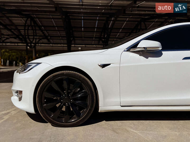 Лифтбек Tesla Model S 2020 в Ужгороде фото 14 Лифтбек Tesla Model S 2020 в Ужгороде