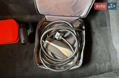 Лифтбек Tesla Model S 2020 в 