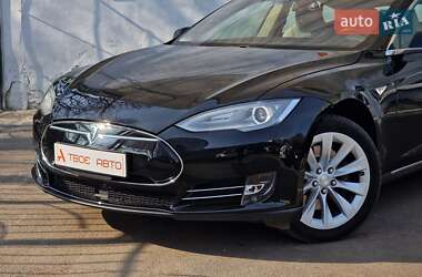 Лифтбек Tesla Model S 2014 в 