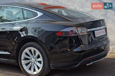 Лифтбек Tesla Model S 2014 в 