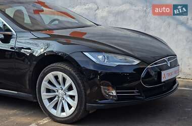 Лифтбек Tesla Model S 2014 в 